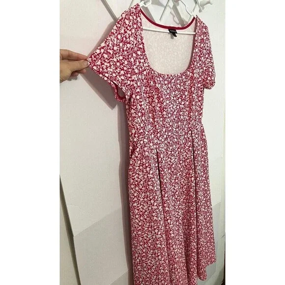 Torrid Maxi Women's Dress 1X Red Floral Cap Sleeve Pleated Fit Flare Pockets EUC - Picture 3 of 12